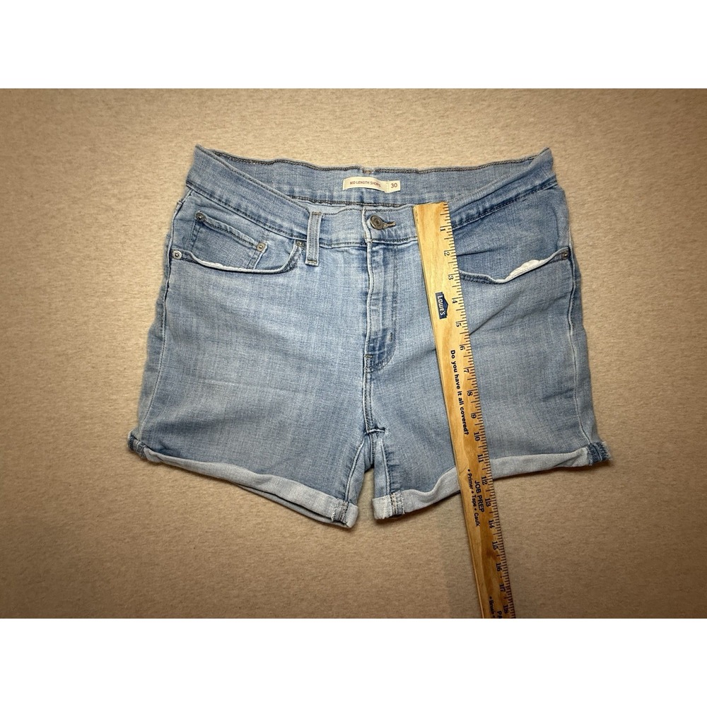 Levi's Woman's Mid Length Shorts Size 30 Light Wash Blue Jean Strech
